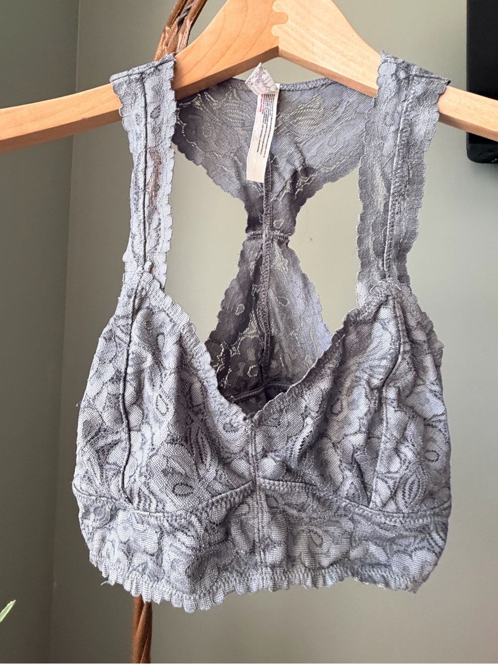 0026-Free People Intimately Lace Racerback Bralette Gray XS